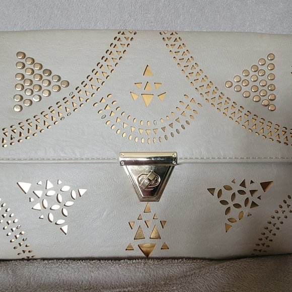 MMS light beige, gold detail medium clutch - Picture 7 of 7